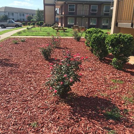 Days Inn By Wyndham Lavonia Esterno foto