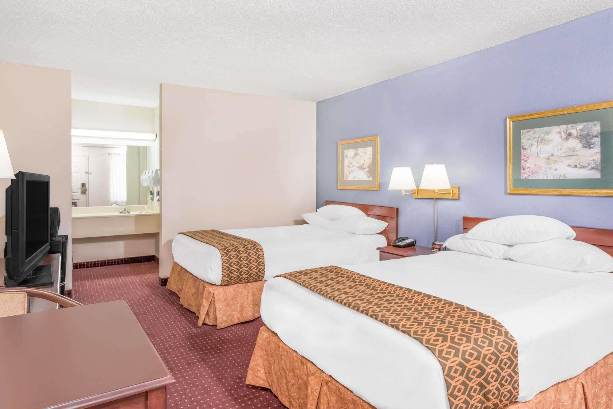 Days Inn By Wyndham Lavonia Esterno foto